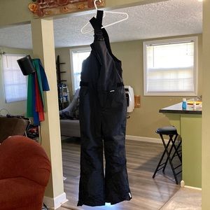 Brand New Amazon Essential Snow Bibs. Small. Black